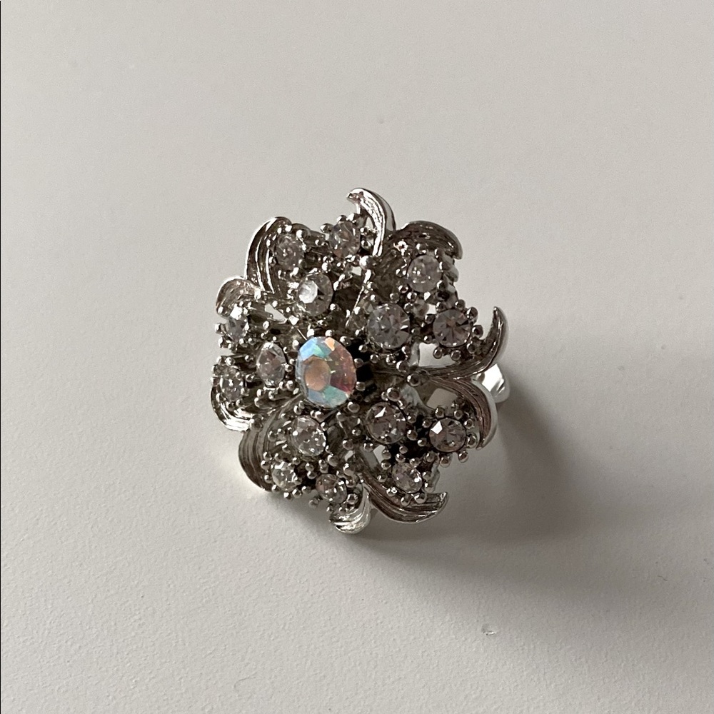 Silver flower ring